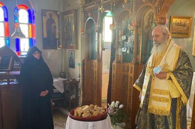 Στην Ιερά Μονή  Αγίου Χριστοφόρου Αιγίνης ιερούργησε ο Μητροπολίτης ΕΦΡΑΙΜ την Κυριακή 7 Νοεμβρίου