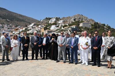 Μιαούλεια 2022  - Δοξολογία και καταθέσεις στεφάνων στον ανδριάντα του Ανδρέα Μιαούλη