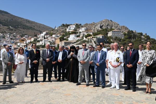 Μιαούλεια 2022  - Δοξολογία και καταθέσεις στεφάνων στον ανδριάντα του Ανδρέα Μιαούλη