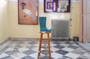 Η έκθεση «Pow, Blop, Wizz» του Δημήτρη Αντωνίτση παρουσιάζεται στην Ακαδημία Εμπορικού Ναυτικού της Ύδρας