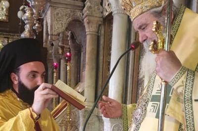 Ο Μητροπολίτης ΕΦΡΑΙΜ ιερούργησε στον Καθεδρικό Ναό Ύδρας και τέλεσε το Αρχιερατικό Μνημόσυνο του π. Ανανία