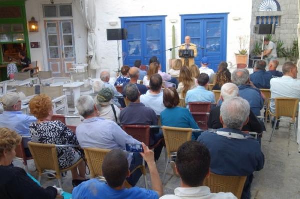 Μανόλης Τσακίρης στην κεντρική του ομιλία: "Μάχη για τα προβλήματα του νησιού"