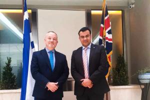   Συνάντηση του Δημάρχου Ύδρας Γιώργου Κουκουδάκη με τον Πρέσβη του Ηνωμένου Βασιλείου στην Αθήνα Μάθιου Λοτζ