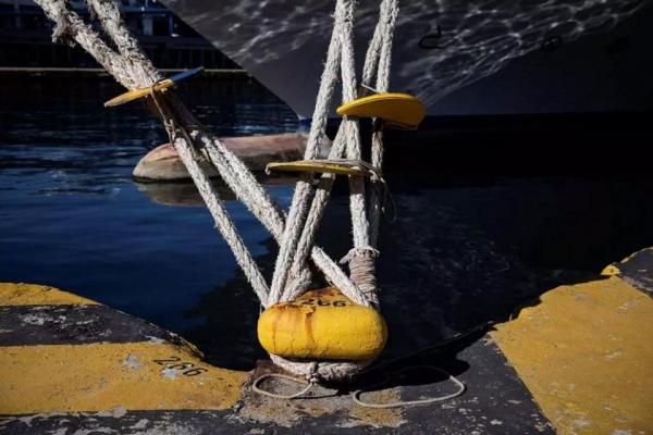 Δεμένα τα πλοία στα λιμάνια σήμερα 1η Μαΐου λόγω 24ωρης απεργίας