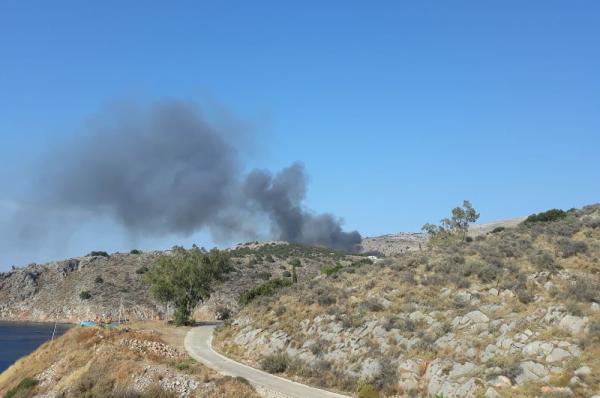 Φωτιά στον Χώρο εναπόθεσης απορριμμάτων στο Μανδράκι (Βίντεο)