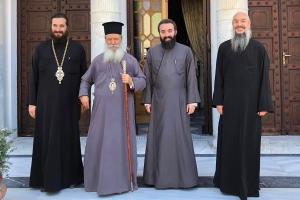 Ο Μητροπολίτης Ύδρας κ. ΕΦΡΑΙΜ ιερούργησε στον κεντρικό Ιερό Ενοριακό του Αγίου Νικολάου Αιγίνης