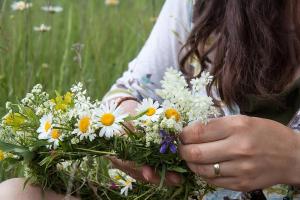 Την Τρίτη,  7 Μαΐου, μετατίθεται η αργία της Πρωτομαγιάς