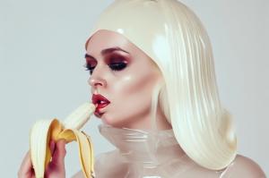 Aτομική έκθεση  της Ειρήνης Καραγιαννοπούλου στην Ύδρα με τίτλο Aphrodisiac Intelligence