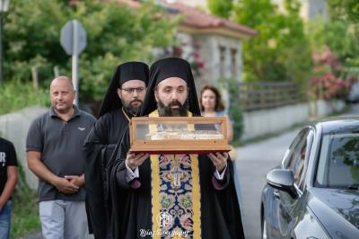 Την Τιμία Χείρα του Αγίου Νεκταρίου μετέφερε στον Βόλο ο Πρωτοσύγκελλος της Ι. Μητροπόλεως Ύδρας για προσκύνηση