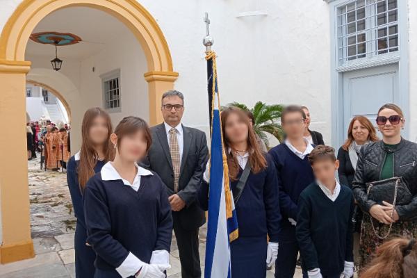 Ευχάριστη παρουσία  του Γυμνασίου Ύδρας στον εορτασμό του Πολιούχου Αγίου Κωνσταντίνου