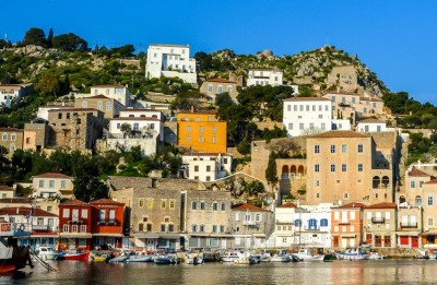 Σε ξενοδοχειακό παραδοσιακό κατάλυμα θα μετατραπεί ημιτελές κτήριο