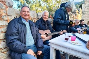 Γιορτάστηκε στην Ύδρα το έθιμο της ανθισμένης αμυγδαλιάς