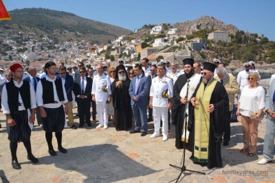 Ολοκληρώθηκαν τα Μιαούλεια με επιμνημόσυνη δέηση και καταθέσεις στεφάνων