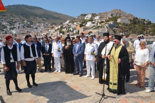 Ολοκληρώθηκαν τα Μιαούλεια με επιμνημόσυνη δέηση και καταθέσεις στεφάνων