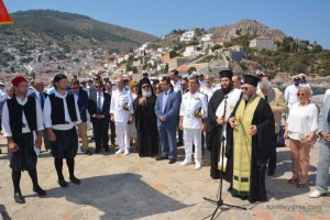 Ολοκληρώθηκαν τα Μιαούλεια με επιμνημόσυνη δέηση και καταθέσεις στεφάνων