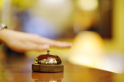 Την εφαρμοστική απόφαση για τον νέο φόρο διαμονής περιμένουν οι ξενοδόχοι