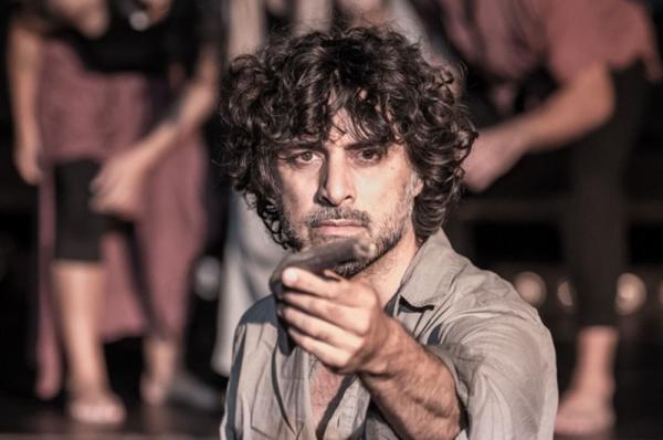 Θέατρο στον Βλυχό - «Ιστορία ενός σκύλου που τον έλεγαν πιστό» σε σκηνοθεσία του Κώστα Γάκη