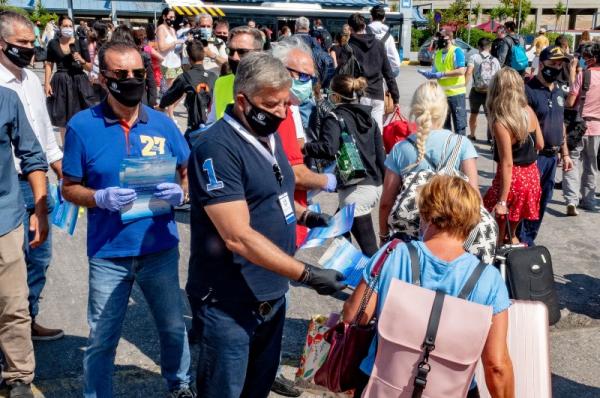 Ξεκίνησαν στο λιμάνι του Πειραιά οι επιδημιολογικοί δειγματοληπτικοί έλεγχοι για τον Covid 19 σε ταξιδιώτες που φτάνουν στην Αττική