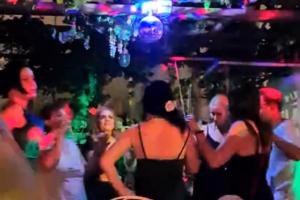 Ένα Πάρτυ,  μια Οικογένεια, ένα Νησί - Ευχαριστίες του Κωνσταντίνου Καλογιάννη