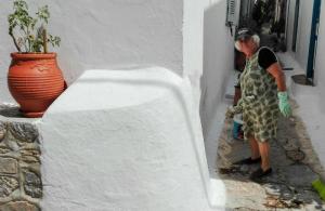 Και η παράδοση συνεχίζεται... Ετοιμασίες και ασβεστώματα για τον Δεκαπενταύγουστο