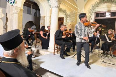 Παρουσία του Μητροπολίτη Ύδρας κ. Εφραίμ, η 18η Φιλανθρωπική Εκδήλωση στο προαύλιο του Ι. Καθεδρικού Ναού