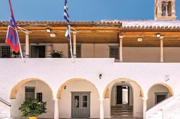 Επίσημη Δοξολογία  την 1η Ιανουαρίου στον Ι. Καθεδρικό Ναό Ύδρας και κοπή πρωτοχρονιάτικης πίτας στο Δημαρχείο