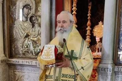 Στον Ιερό Καθεδρικό Ναό Ύδρας ιερούργησε ο Μητροπολίτης ΕΦΡΑΙΜ - Συναντήθηκε με τους Γ. Κουμουτσάκο και Χ. Κονιδάρη