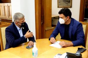 Συνάντηση του Περιφερειάρχη Αττικής και Προέδρου του ΙΣΑ Γ. Πατούλη με τον Υπ. Υγείας Β. Κικίλια