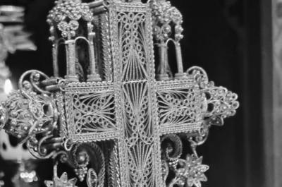 Ο Γεν. Αρχιερατικός Επίτροπος της Μητρόπολης Πρωτ. Ακίνδυνος Δαρδανός γράφει για το Σταυρό του Χριστού και του δικούς μας Σταυρούς