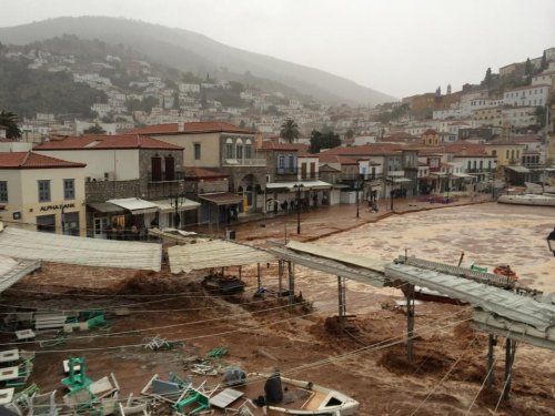 Βιβλική καταστροφή στην Ύδρα από τη σφοδρή καταιγίδα!