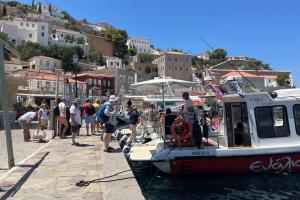 Δροσιστική απόδραση  στις παραλίες της Ύδρας