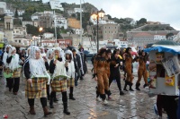 Καρναβάλι 2015. Έμοιαζε... χαρτοπόλεμος η βροχή!