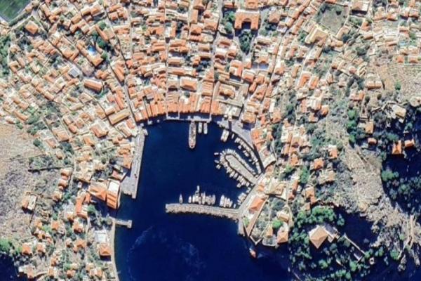 Η Αντιδήμαρχος  Τζίνα Μαραγκού ενημερώνει για το Τοπικό Πολεοδομικό Σχέδιο της Ύδρας