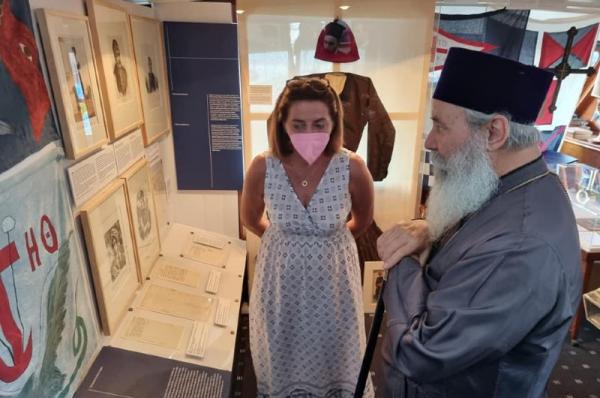 Ο Μητροπολίτης ΕΦΡΑΙΜ στην πλωτή έκθεση "ΕΠΑΝΑCΥΣΤΑΣΗ" ' 21