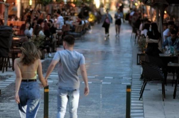 Έρευνα διαΝΕΟσις:  Οι Έλληνες μετά από 20 μήνες πανδημίας