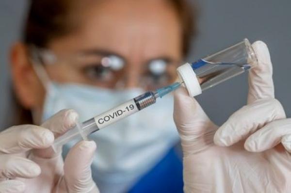 Βρετανία: Τουλάχιστον 600.000 άνθρωποι στη χώρα έχουν εμβολιαστεί