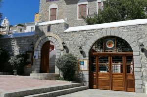 Δωρεά στο Κουλούρειο Νοσοκομείο από τον Δρα Πάνο Κορωνάκη - Rohlf, Πρόεδρο και Διευθ. Σύμβουλο της Paul Hartmann AE