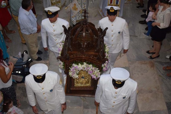 Με λαμπρότητα και ευλάβεια η γιορτή της Παναγίας στην Ύδρα