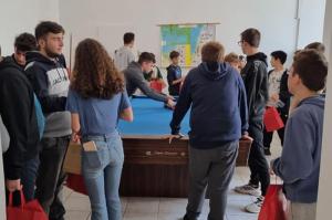 Με την συμμετοχή πολλών παιδιών Γυμνασίου και Λυκείου η συνάντηση στο νέο εντευκτήριο της Μητρόπολης