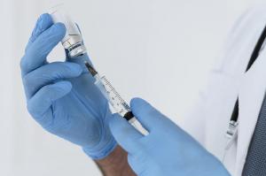 Από τον Οκτώβριο τα επικαιροποιημένα εμβόλια για τον κορωνοϊό