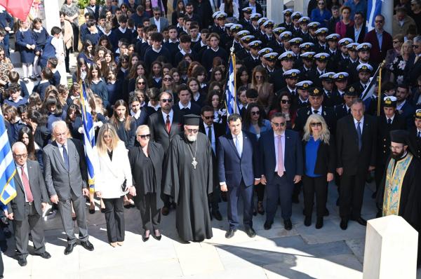 Με επισημότητα  γιόρτασε η Ύδρα την εθνική επέτειο της 25ης Μαρτίου