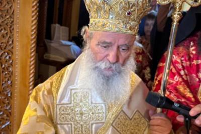 Ο Σεβασμιώτατος  κ. Εφραίμ τελεί χειροτονία εις πρεσβύτερον στον Καθεδρικό Ναό Ύδρας