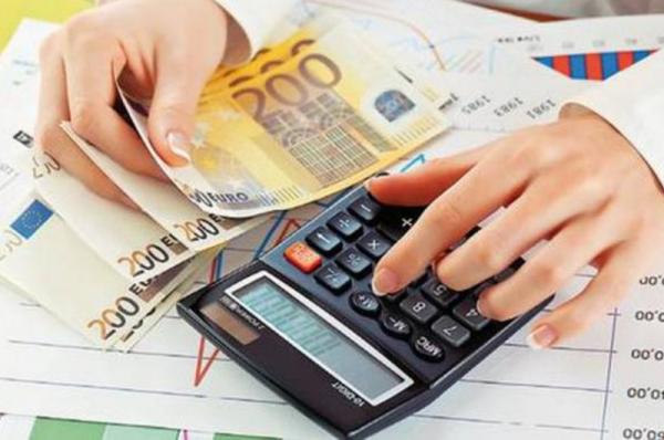 Παγώνουν έως  το τέλος του έτους όλες οι βεβαιωμένες οφειλές προς την Εφορία που είχαν ανασταλεί έως το τέλος Απριλίου