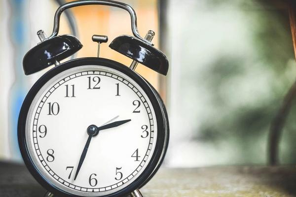 Αλλαγή ώρας 2025:  Πότε γυρνάμε τους δείκτες μπροστά