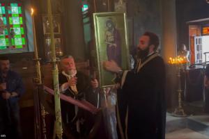 Στιγμιότυπο  από την ακολουθία του Νυμφίου στον Ι. Καθεδρικό Ναό Ύδρας