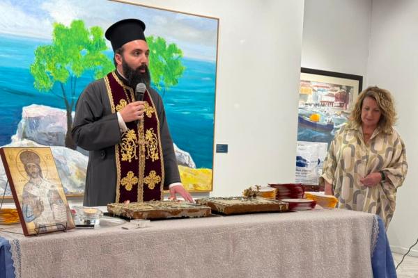 Ο Πρωτοσύγκελλος   Αρχιμ. π. Νεκτάριος Δαρδανός στην τελετή κοπής της Αγιοβασιλόπιτας στο Ι.Α.Μ.Υ.