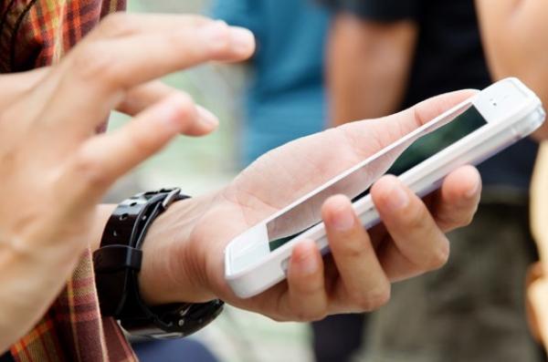 Πώς συνδέονται  τα social media και η ευτυχία;