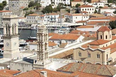 Ι. Καθεδρικός Ναός Ύδρας: Ευπαθείς ομάδες και ηλικιωμένοι να μείνουν σπίτι. Στον Ναό τηρούνται αυστηρά οι κανόνες υγιεινής