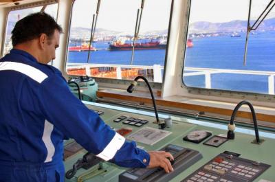 Χορήγηση χρηματικών βραβείων από την Εστία Ναυτικών σε παιδιά ναυτικών που φοίτησαν σε ΑΕΙ