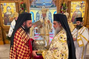 Με λαμπρότητα και κατάνυξη τιμήθηκε στην Αίγινα η Ανακομιδή των Λειψάνων του Αγίου Νεκταρίου